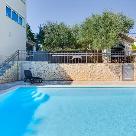 Relax-2 By Interhome Maslenica