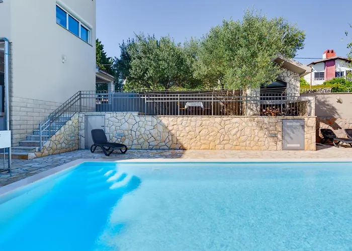 Relax-2 By Interhome Maslenica